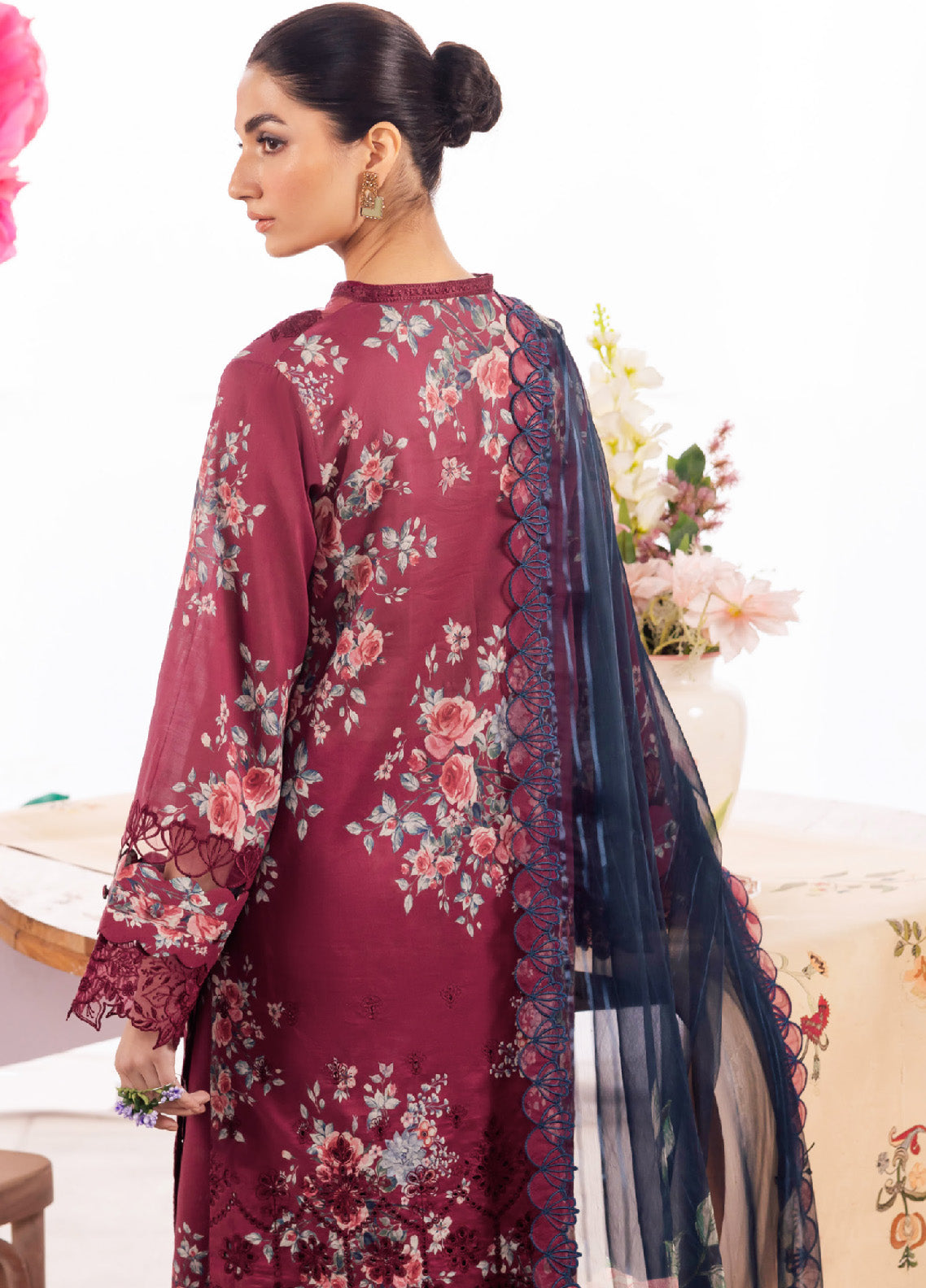 Dahlia By Iznik Embroidered Luxury Lawn 3 Piece Unstitched Suit IZ24DLL 11 SOLISTICE Dahlia By Iznik Embroidered Luxury Lawn 3 Piece Unstitched Suit IZ24DLL 11 SOLISTICE