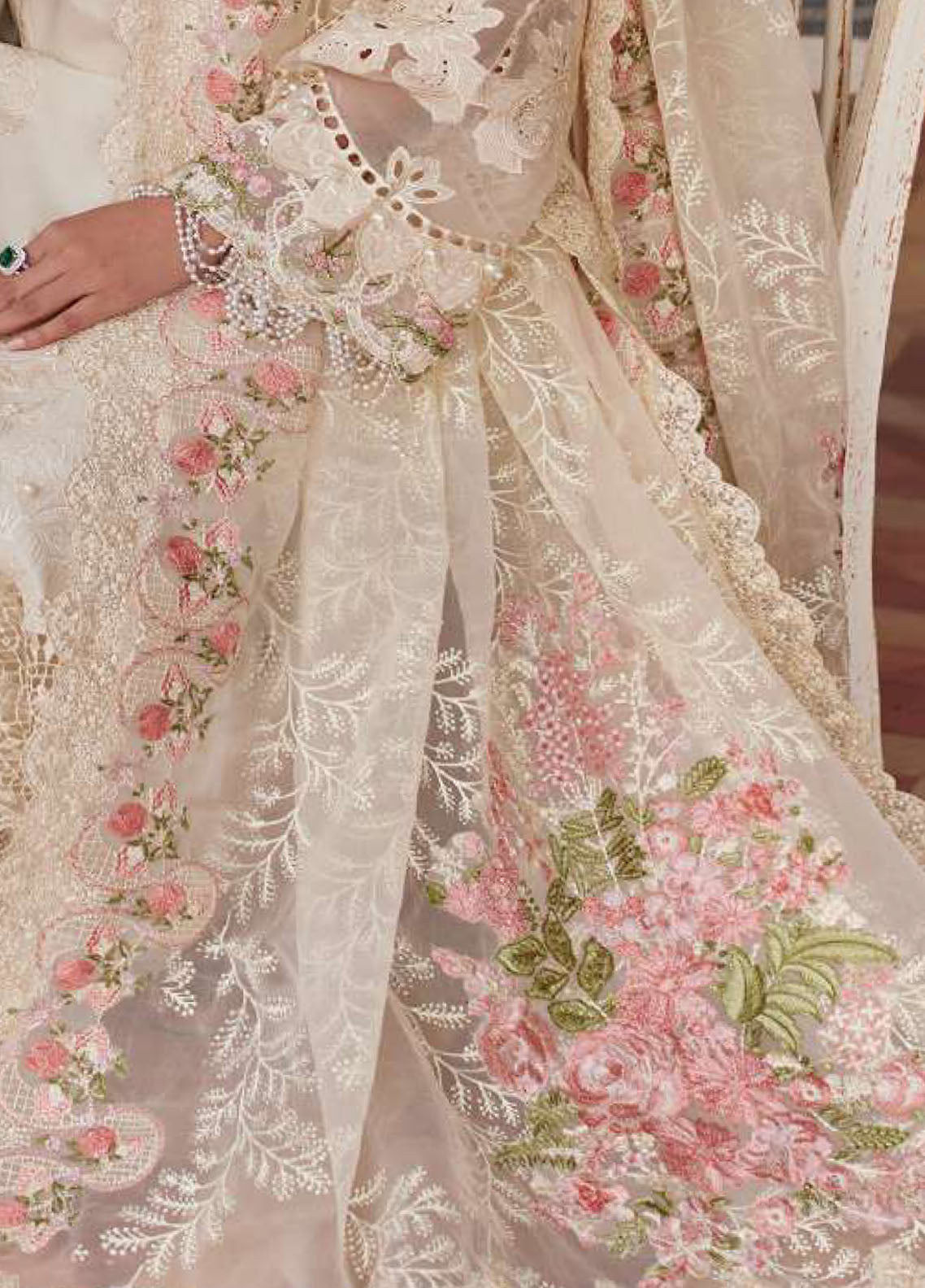 Elaf Premium Eid Edit Embroidered Lawn 3 Piece Unstitched Suit EF24PEE D-01A MOTIA Elaf Premium Eid Edit Embroidered Lawn 3 Piece Unstitched Suit EF24PEE D-01A MOTIA