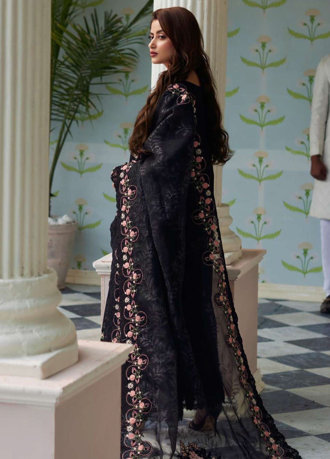 Elaf Premium Eid Edit Embroidered Lawn 3 Piece Unstitched Suit EF24PEE D-01B HAYA Elaf Premium Eid Edit Embroidered Lawn 3 Piece Unstitched Suit EF24PEE D-01B HAYA