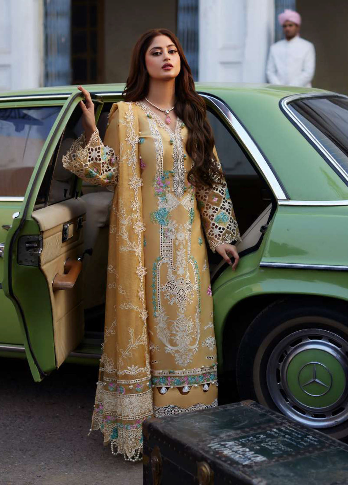 Elaf Premium Eid Edit Embroidered Lawn 3 Piece Unstitched Suit EF24PEE D-02B DANIA Elaf Premium Eid Edit Embroidered Lawn 3 Piece Unstitched Suit EF24PEE D-02B DANIA