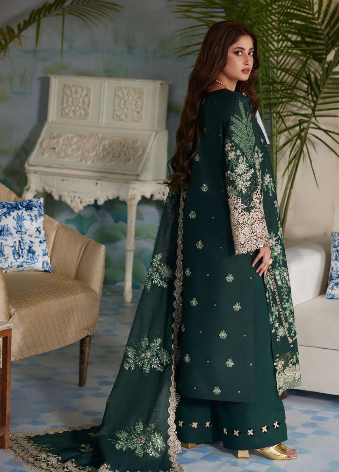 Elaf Premium Eid Edit Embroidered Lawn 3 Piece Unstitched Suit EF24PEE D-07 ZARIA Elaf Premium Eid Edit Embroidered Lawn 3 Piece Unstitched Suit EF24PEE D-07 ZARIA