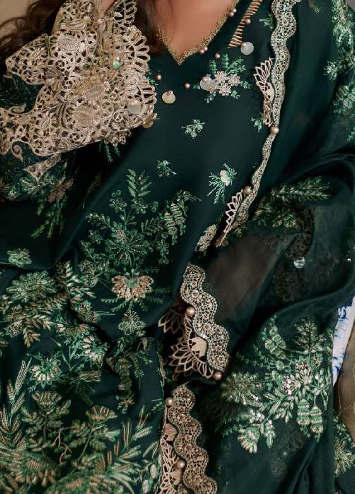 Elaf Premium Eid Edit Embroidered Lawn 3 Piece Unstitched Suit EF24PEE D-07 ZARIA Elaf Premium Eid Edit Embroidered Lawn 3 Piece Unstitched Suit EF24PEE D-07 ZARIA