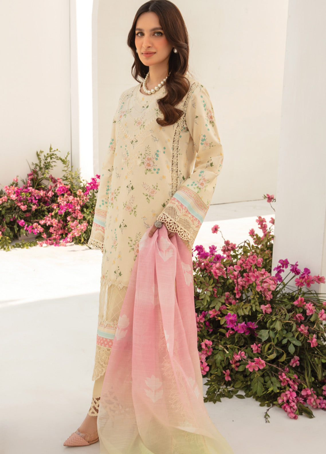 Florance By Rang Rasiya Embroidered Premium Lawn 3 Piece Unstitched Suit RR24FEL D01 IVORY Florance By Rang Rasiya Embroidered Premium Lawn 3 Piece Unstitched Suit RR24FEL D01 IVORY