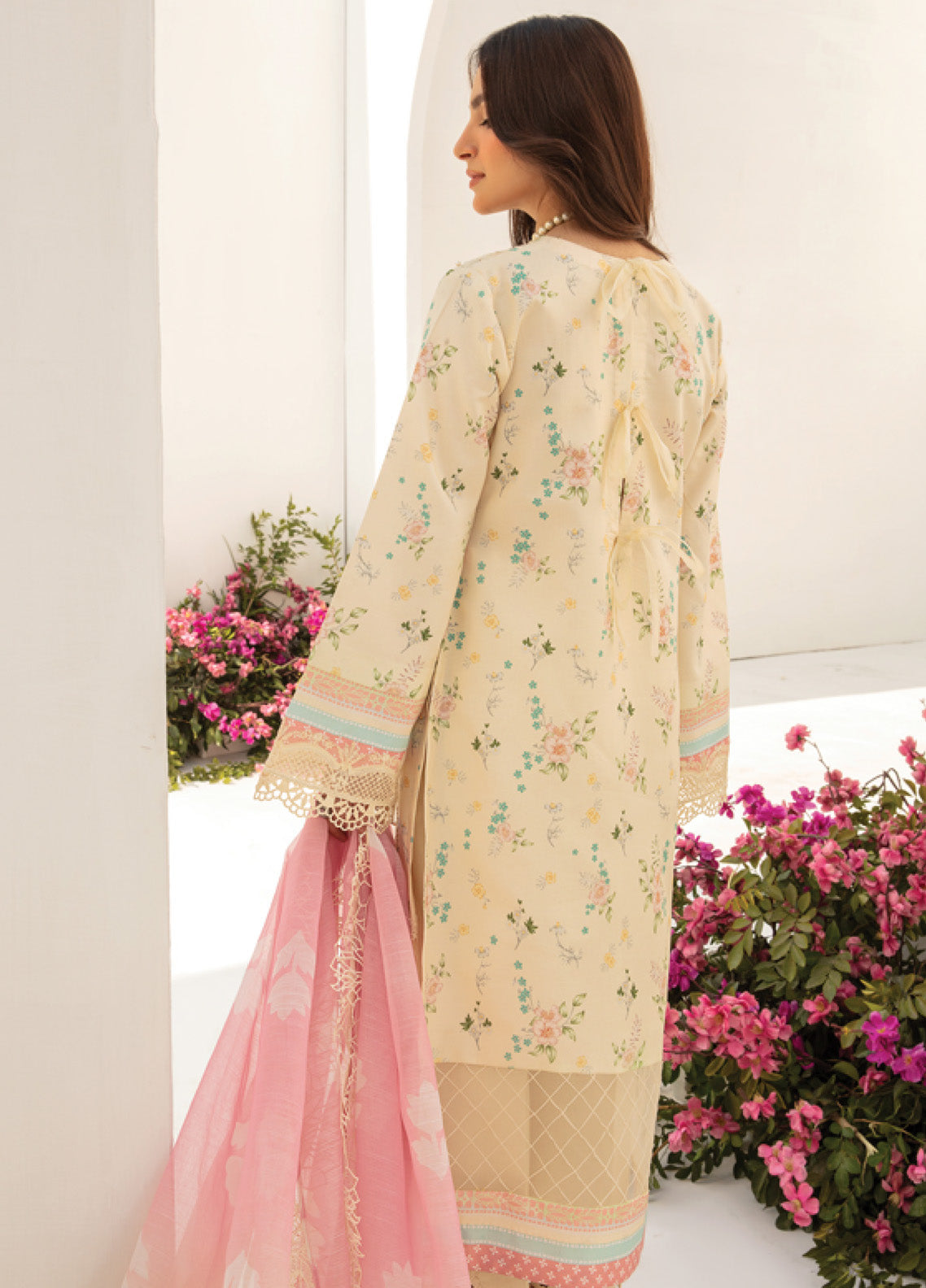 Florance By Rang Rasiya Embroidered Premium Lawn 3 Piece Unstitched Suit RR24FEL D01 IVORY Florance By Rang Rasiya Embroidered Premium Lawn 3 Piece Unstitched Suit RR24FEL D01 IVORY