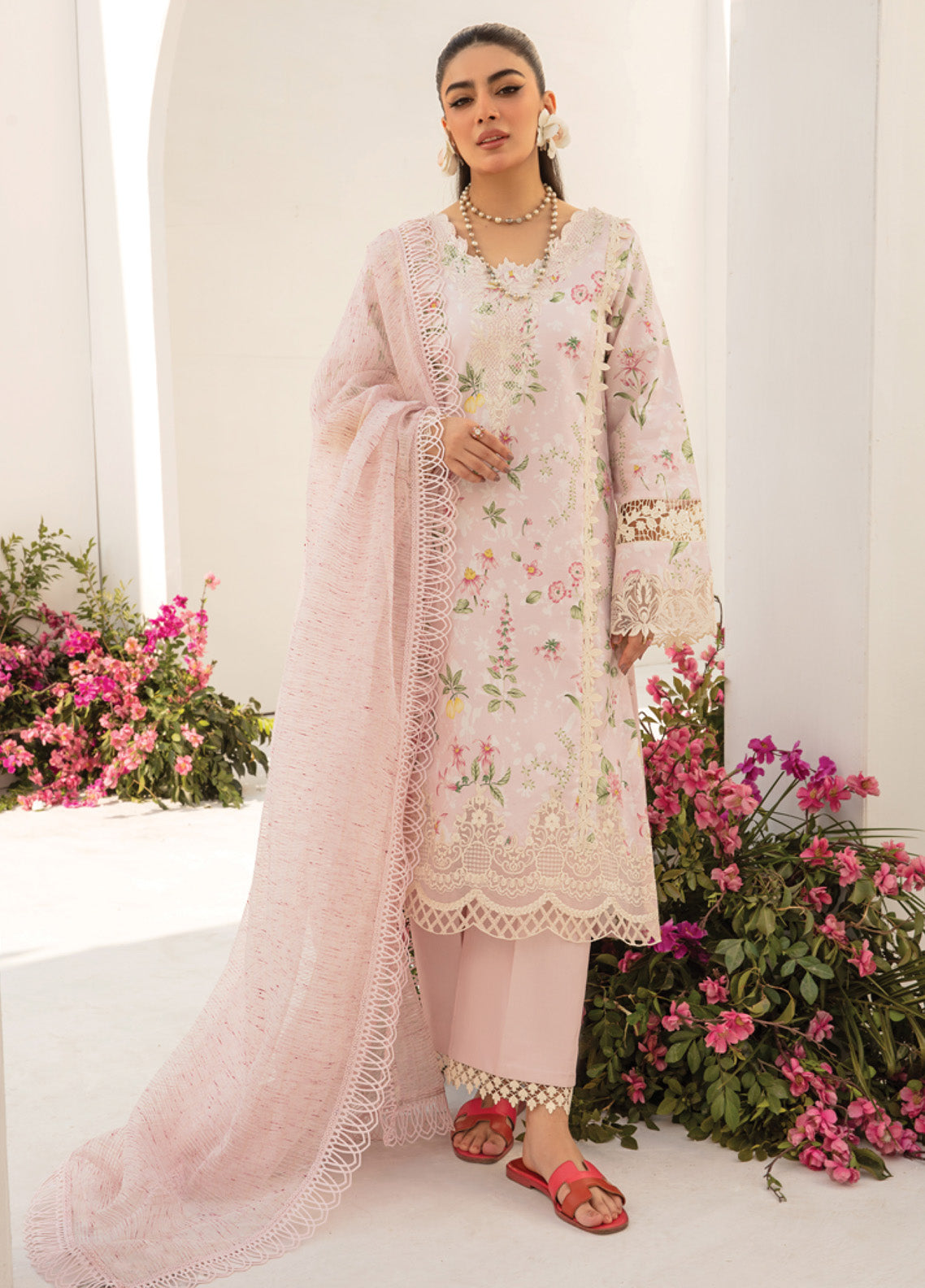 Florance By Rang Rasiya Embroidered Premium Lawn 3 Piece Unstitched Suit RR24FEL D02 LUNA Florance By Rang Rasiya Embroidered Premium Lawn 3 Piece Unstitched Suit RR24FEL D02 LUNA
