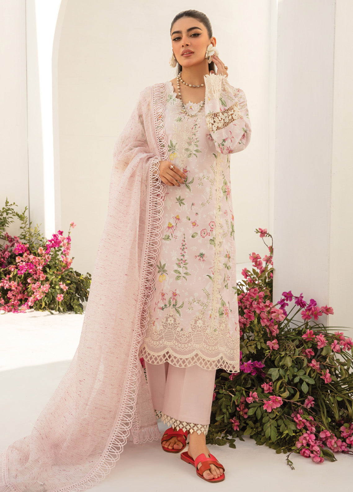 Florance By Rang Rasiya Embroidered Premium Lawn 3 Piece Unstitched Suit RR24FEL D02 LUNA Florance By Rang Rasiya Embroidered Premium Lawn 3 Piece Unstitched Suit RR24FEL D02 LUNA