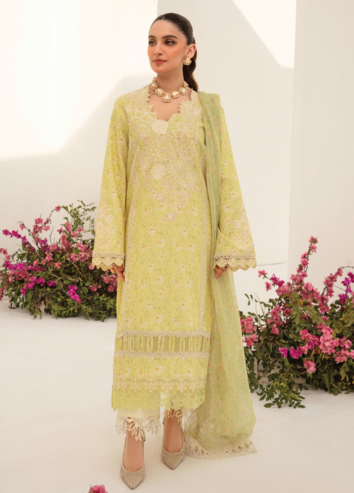 Florance By Rang Rasiya Embroidered Premium Lawn 3 Piece Unstitched Suit RR24FEL D03 OLIVIA Florance By Rang Rasiya Embroidered Premium Lawn 3 Piece Unstitched Suit RR24FEL D03 OLIVIA