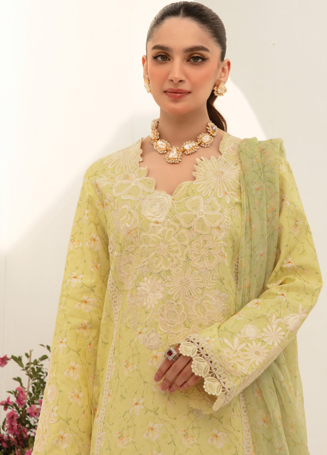 Florance By Rang Rasiya Embroidered Premium Lawn 3 Piece Unstitched Suit RR24FEL D03 OLIVIA Florance By Rang Rasiya Embroidered Premium Lawn 3 Piece Unstitched Suit RR24FEL D03 OLIVIA