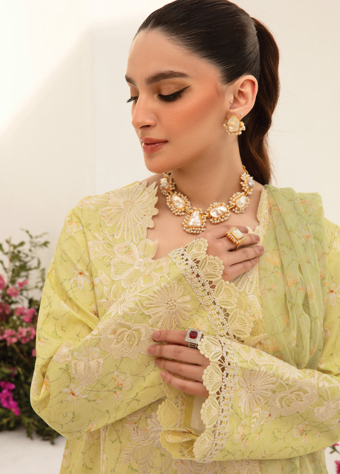 Florance By Rang Rasiya Embroidered Premium Lawn 3 Piece Unstitched Suit RR24FEL D03 OLIVIA Florance By Rang Rasiya Embroidered Premium Lawn 3 Piece Unstitched Suit RR24FEL D03 OLIVIA