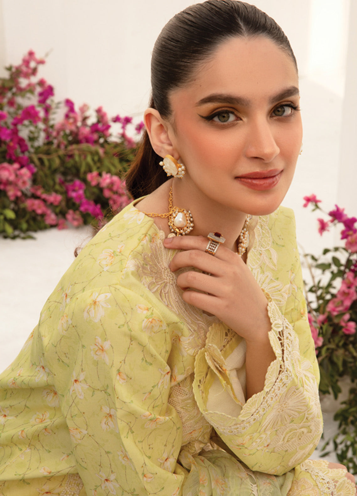 Florance By Rang Rasiya Embroidered Premium Lawn 3 Piece Unstitched Suit RR24FEL D03 OLIVIA Florance By Rang Rasiya Embroidered Premium Lawn 3 Piece Unstitched Suit RR24FEL D03 OLIVIA