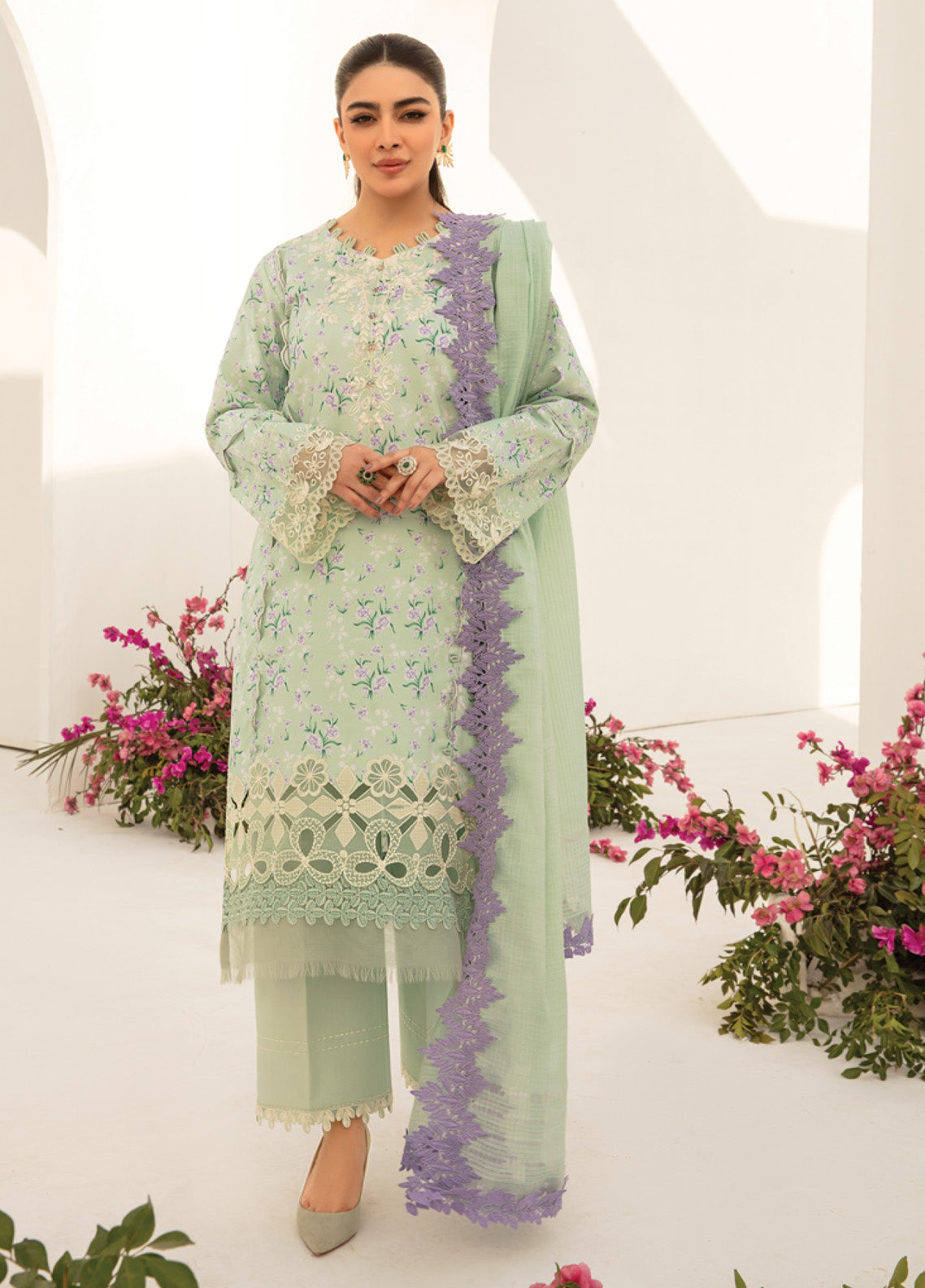 Florance By Rang Rasiya Embroidered Premium Lawn 3 Piece Unstitched Suit RR24FEL D04 DAHLIA Florance By Rang Rasiya Embroidered Premium Lawn 3 Piece Unstitched Suit RR24FEL D04 DAHLIA
