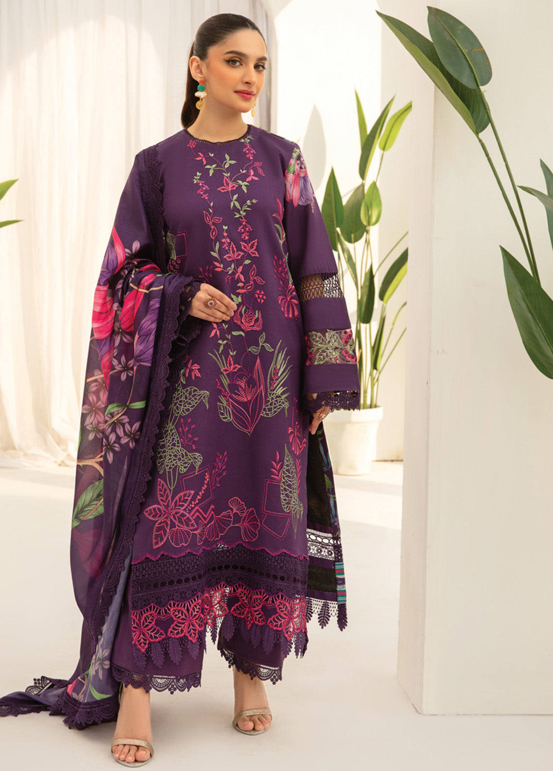 Florance By Rang Rasiya Embroidered Premium Lawn 3 Piece Unstitched Suit RR24FEL D05 CARNATION Florance By Rang Rasiya Embroidered Premium Lawn 3 Piece Unstitched Suit RR24FEL D05 CARNATION