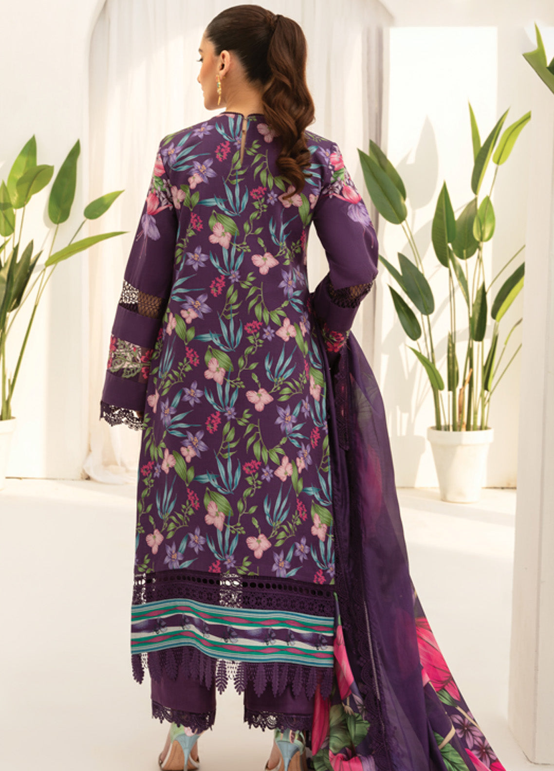 Florance By Rang Rasiya Embroidered Premium Lawn 3 Piece Unstitched Suit RR24FEL D05 CARNATION Florance By Rang Rasiya Embroidered Premium Lawn 3 Piece Unstitched Suit RR24FEL D05 CARNATION