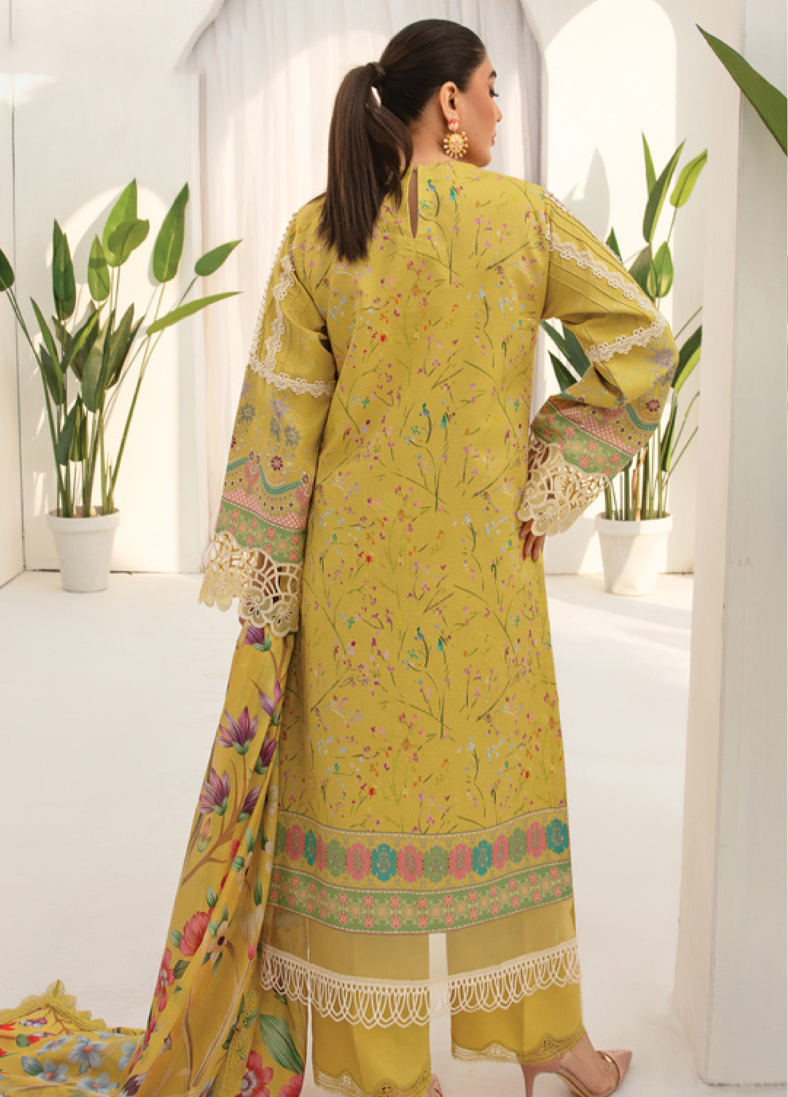 Florance By Rang Rasiya Embroidered Premium Lawn 3 Piece Unstitched Suit RR24FEL D06 SUNSHINE Florance By Rang Rasiya Embroidered Premium Lawn 3 Piece Unstitched Suit RR24FEL D06 SUNSHINE