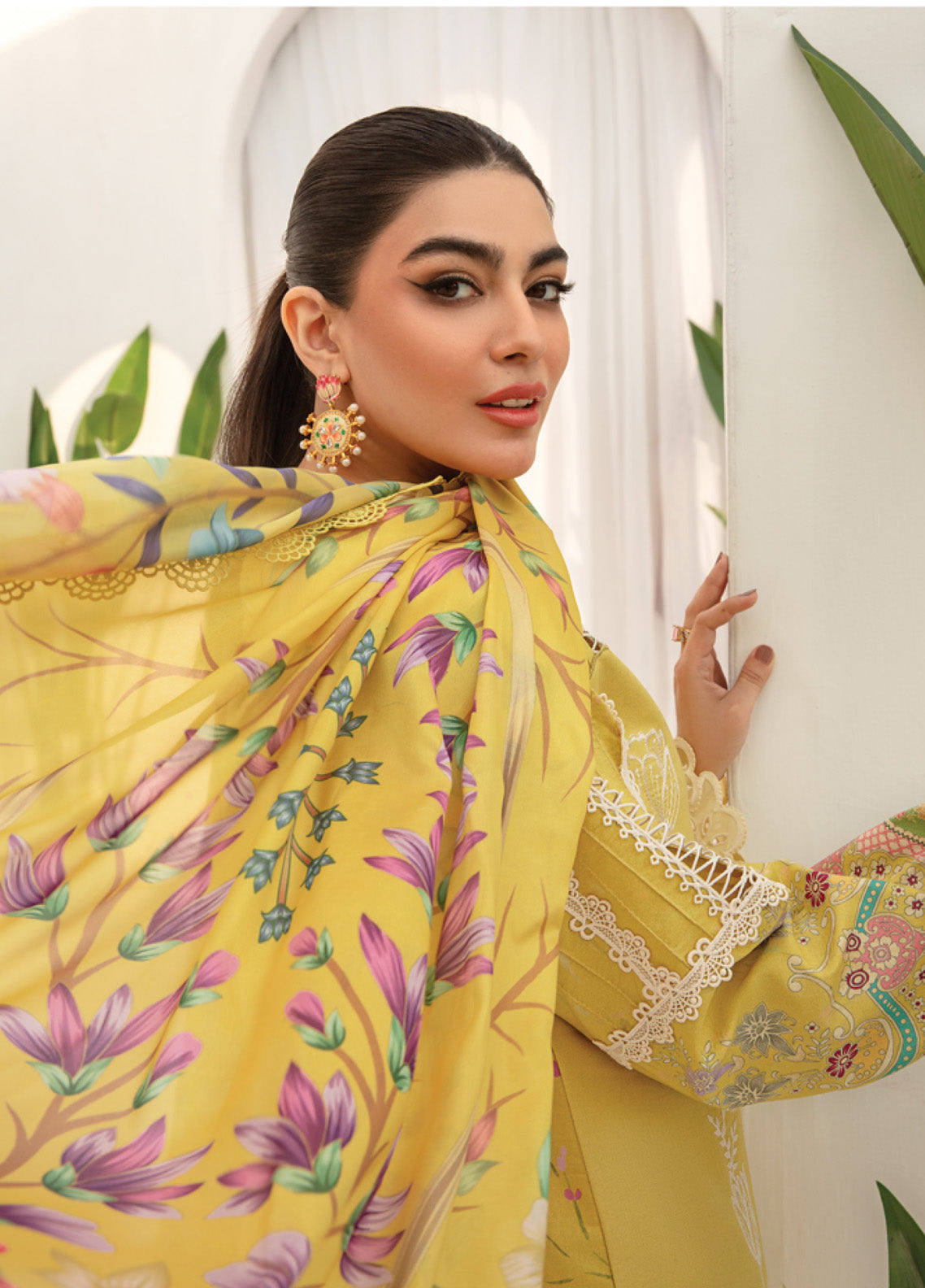 Florance By Rang Rasiya Embroidered Premium Lawn 3 Piece Unstitched Suit RR24FEL D06 SUNSHINE Florance By Rang Rasiya Embroidered Premium Lawn 3 Piece Unstitched Suit RR24FEL D06 SUNSHINE