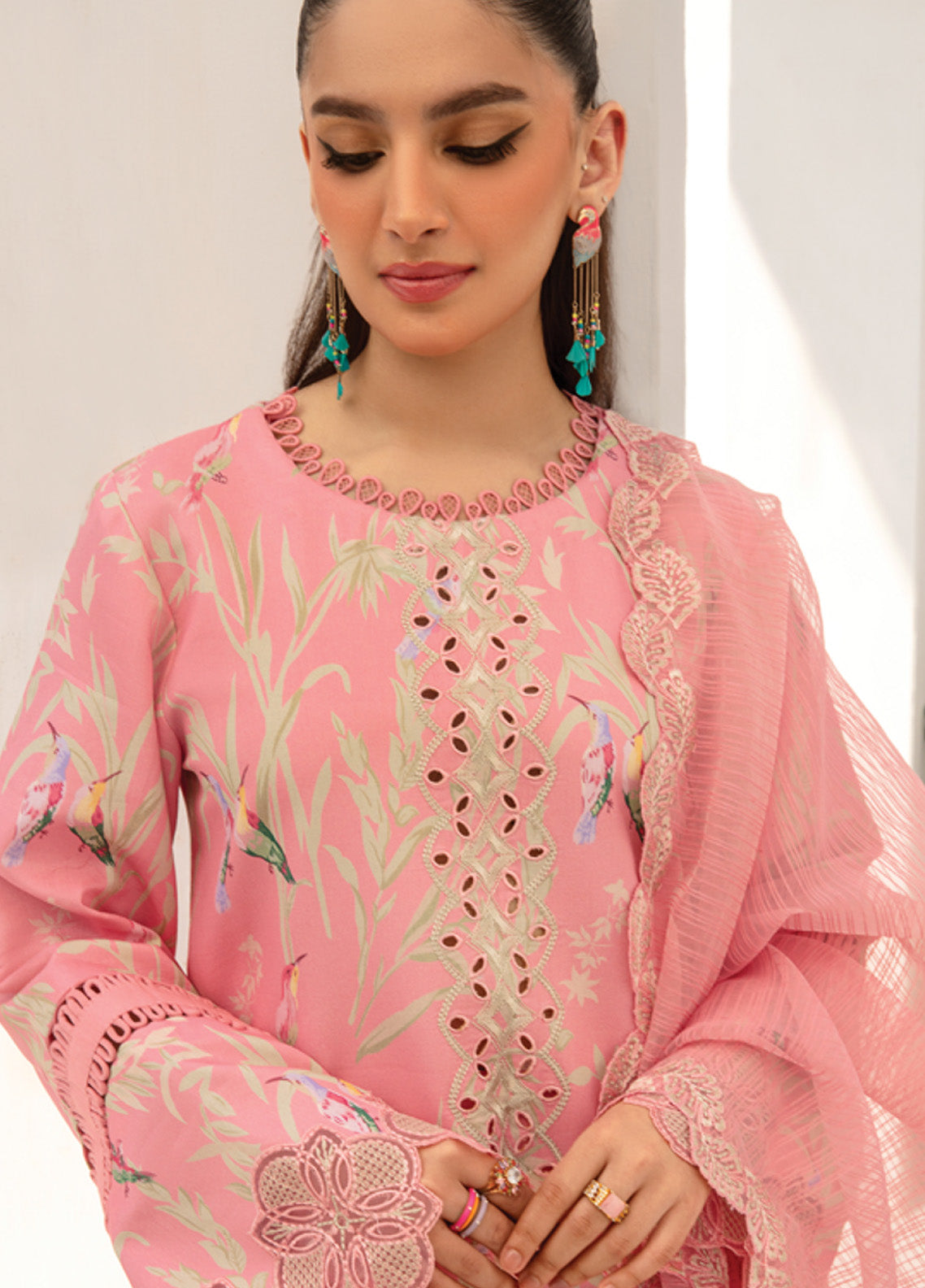Florance By Rang Rasiya Embroidered Premium Lawn 3 Piece Unstitched Suit RR24FEL D08 AIRA Florance By Rang Rasiya Embroidered Premium Lawn 3 Piece Unstitched Suit RR24FEL D08 AIRA