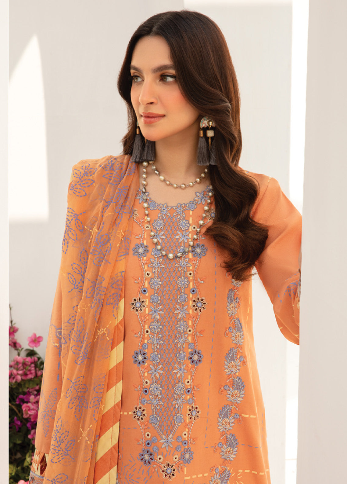 Florance By Rang Rasiya Embroidered Premium Lawn 3 Piece Unstitched Suit RR24FEL D10 CINNAMON Florance By Rang Rasiya Embroidered Premium Lawn 3 Piece Unstitched Suit RR24FEL D10 CINNAMON