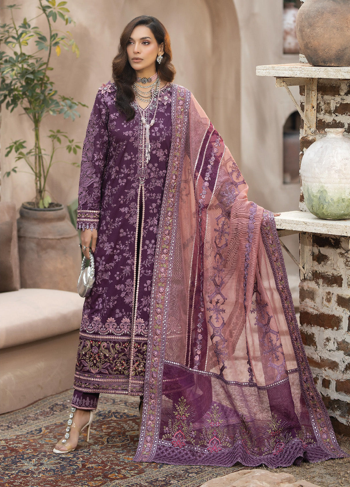 Gulposh By Serene Luxury Embroidered Lawn 3 Piece Unstitched Suit S24GLL-43-AMAYRAH Gulposh By Serene Luxury Embroidered Lawn 3 Piece Unstitched Suit S24GLL-43-AMAYRAH
