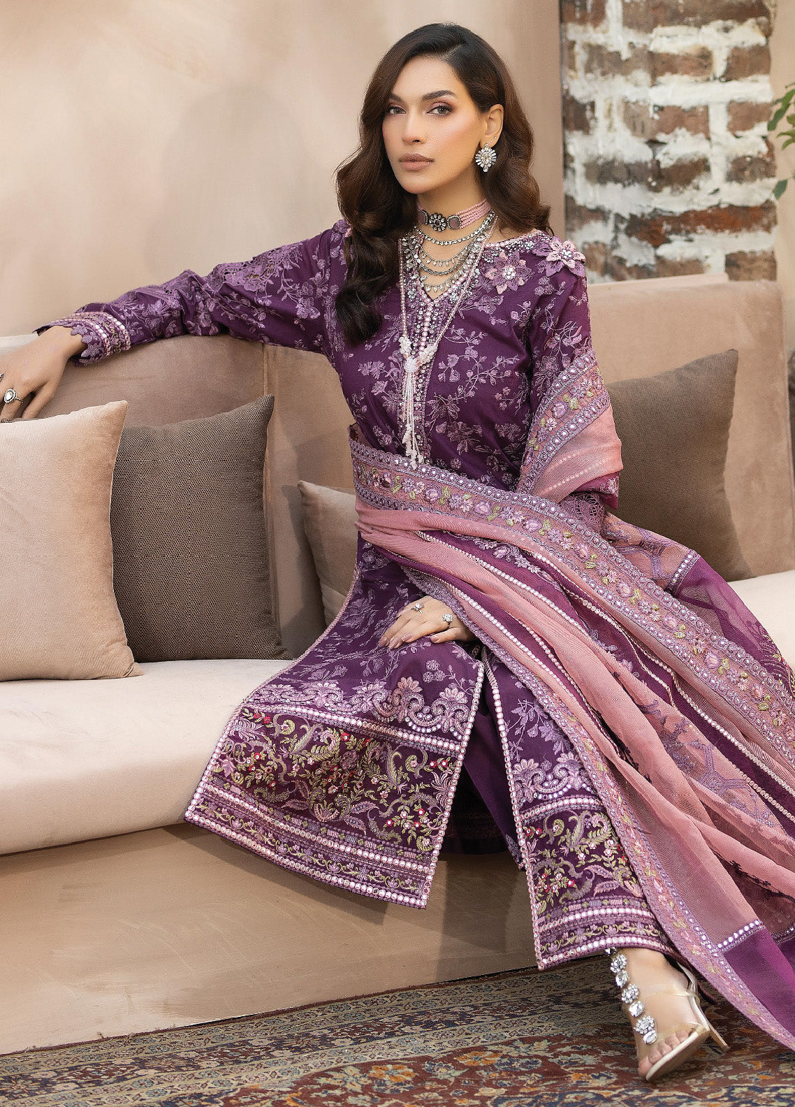 Gulposh By Serene Luxury Embroidered Lawn 3 Piece Unstitched Suit S24GLL-43-AMAYRAH Gulposh By Serene Luxury Embroidered Lawn 3 Piece Unstitched Suit S24GLL-43-AMAYRAH