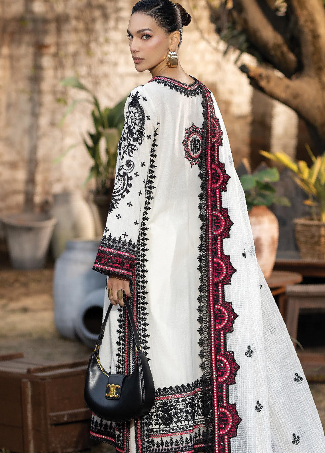 Gulposh By Serene Luxury Embroidered Lawn 3 Piece Unstitched Suit S24GLL-45-KARIMA Gulposh By Serene Luxury Embroidered Lawn 3 Piece Unstitched Suit S24GLL-45-KARIMA