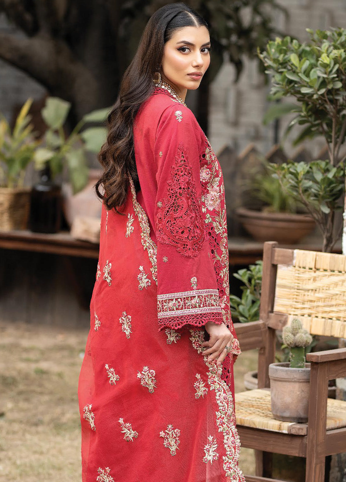 Gulposh By Serene Luxury Embroidered Lawn 3 Piece Unstitched Suit S24GLL-46-AMAL Gulposh By Serene Luxury Embroidered Lawn 3 Piece Unstitched Suit S24GLL-46-AMAL