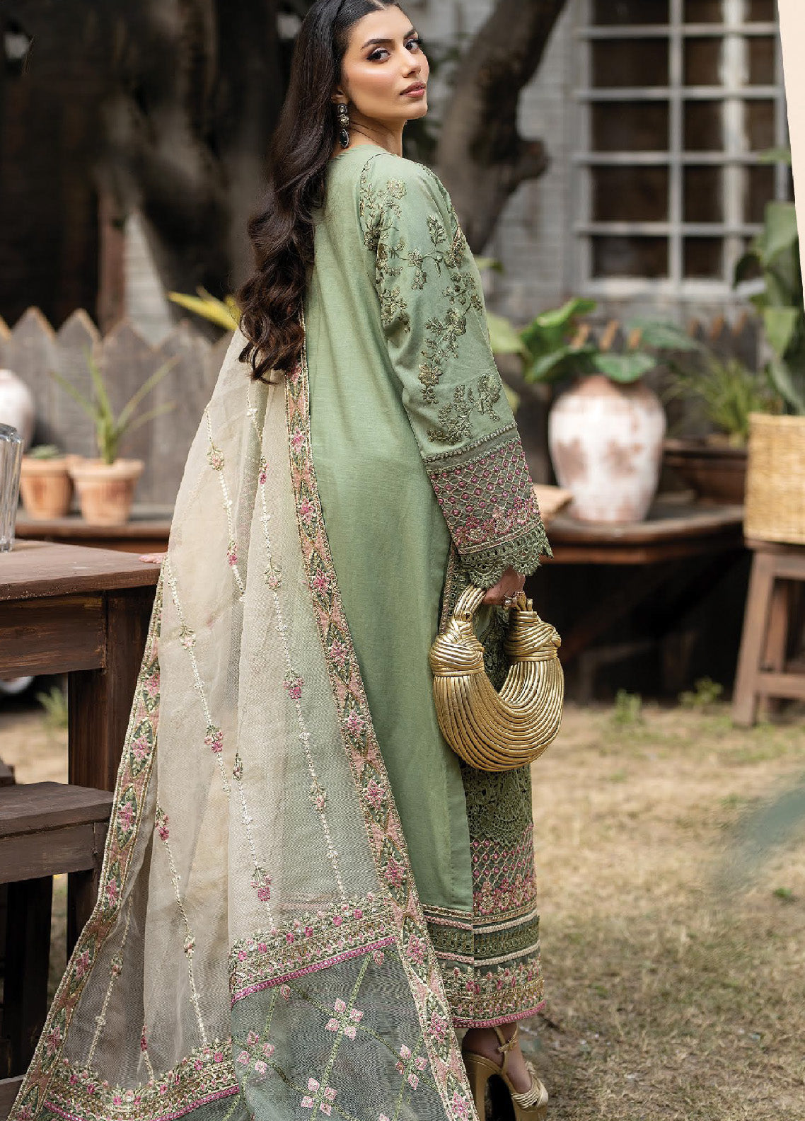 Gulposh By Serene Luxury Embroidered Lawn 3 Piece Unstitched Suit S24GLL-51-AMAANI Gulposh By Serene Luxury Embroidered Lawn 3 Piece Unstitched Suit S24GLL-51-AMAANI