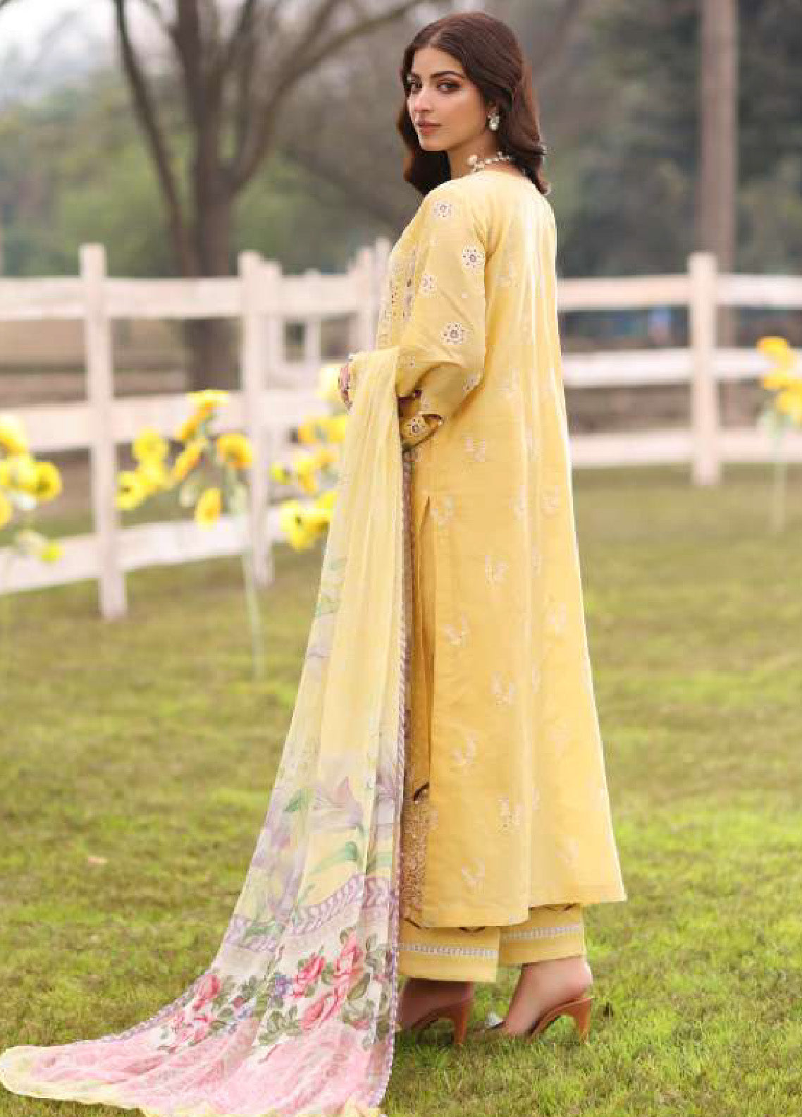 Kahf Festive Luxury Embroidered Lawn 3 Piece Unstitched Suit K24FLL-05 SAHAR Kahf Festive Luxury Embroidered Lawn 3 Piece Unstitched Suit K24FLL-05 SAHAR