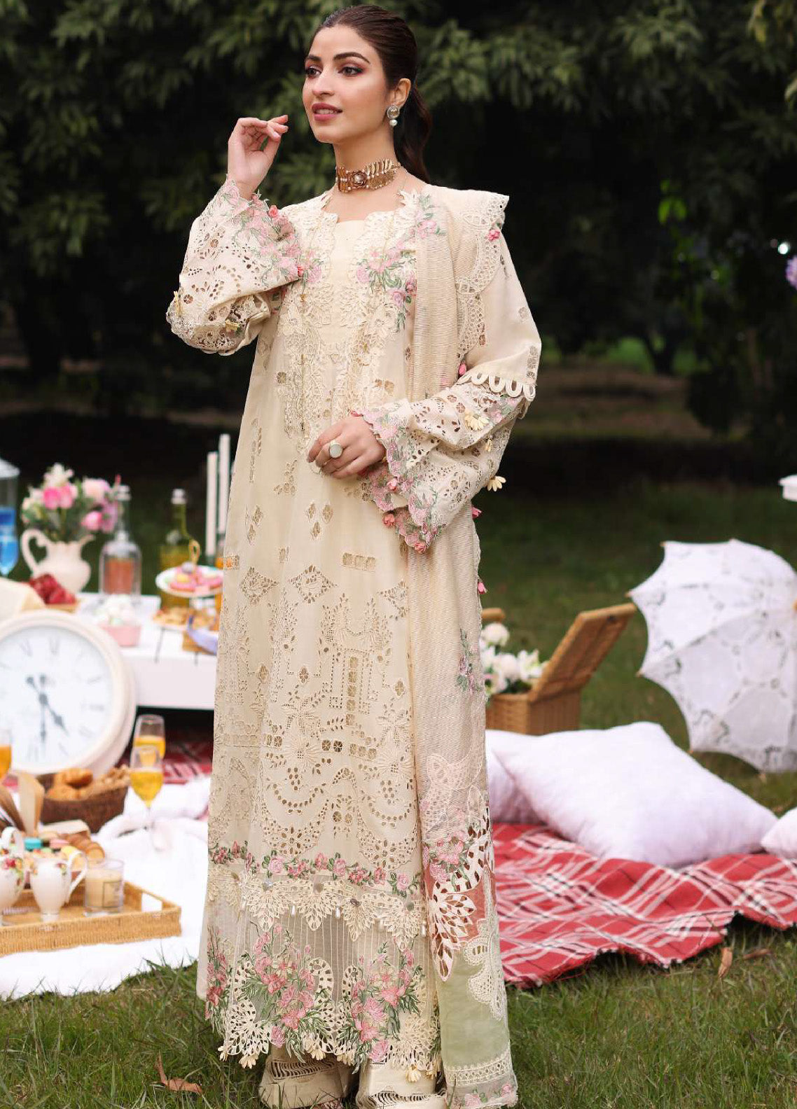 Kahf Festive Luxury Embroidered Lawn 3 Piece Unstitched Suit K24FLL-07 SHIREEN Kahf Festive Luxury Embroidered Lawn 3 Piece Unstitched Suit K24FLL-07 SHIREEN