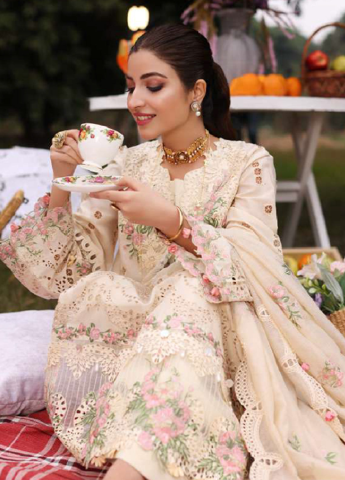 Kahf Festive Luxury Embroidered Lawn 3 Piece Unstitched Suit K24FLL-07 SHIREEN Kahf Festive Luxury Embroidered Lawn 3 Piece Unstitched Suit K24FLL-07 SHIREEN