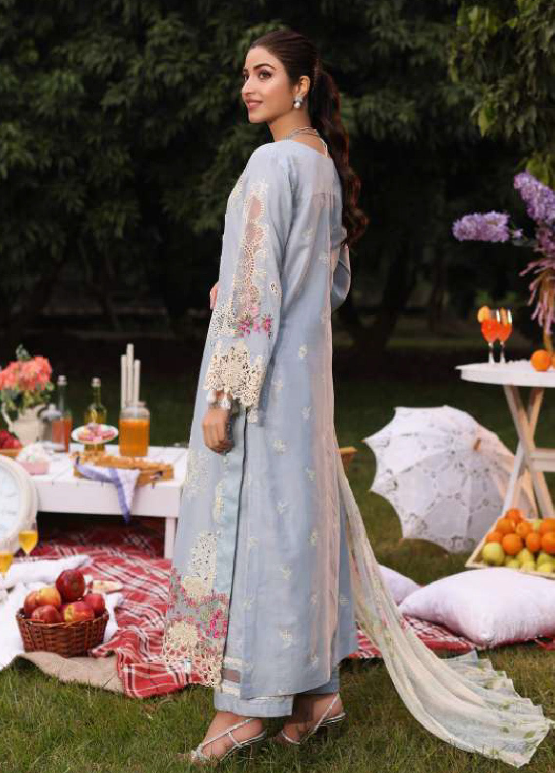Kahf Festive Luxury Embroidered Lawn 3 Piece Unstitched Suit K24FLL-08A FIRUZA Kahf Festive Luxury Embroidered Lawn 3 Piece Unstitched Suit K24FLL-08A FIRUZA