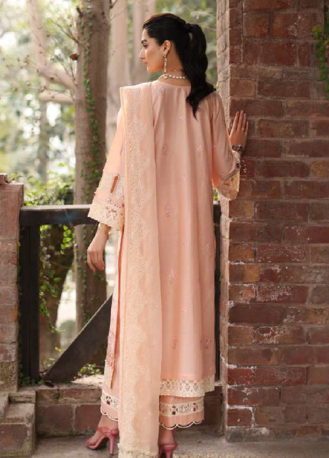 Kahf Festive Luxury Embroidered Lawn 3 Piece Unstitched Suit K24FLL-11 MAAHRU Kahf Festive Luxury Embroidered Lawn 3 Piece Unstitched Suit K24FLL-11 MAAHRU