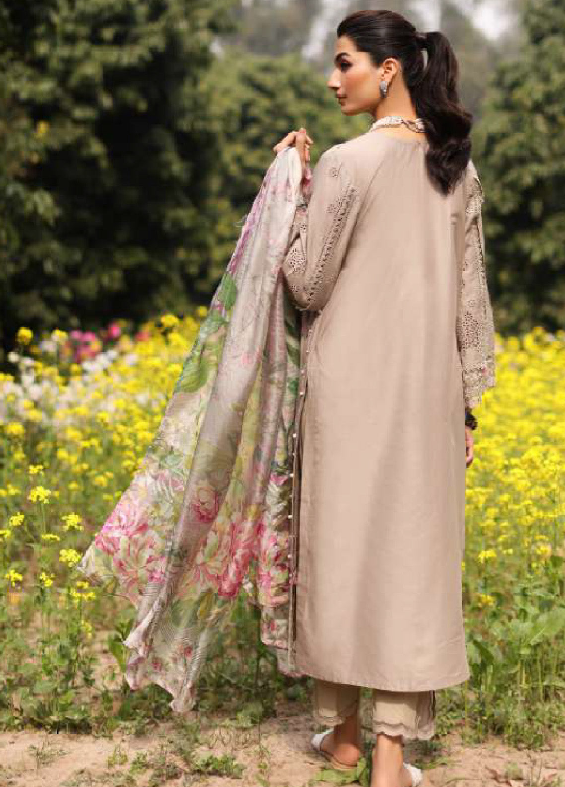 Kahf Festive Luxury Embroidered Lawn 3 Piece Unstitched Suit K24FLL-12 HEER Kahf Festive Luxury Embroidered Lawn 3 Piece Unstitched Suit K24FLL-12 HEER