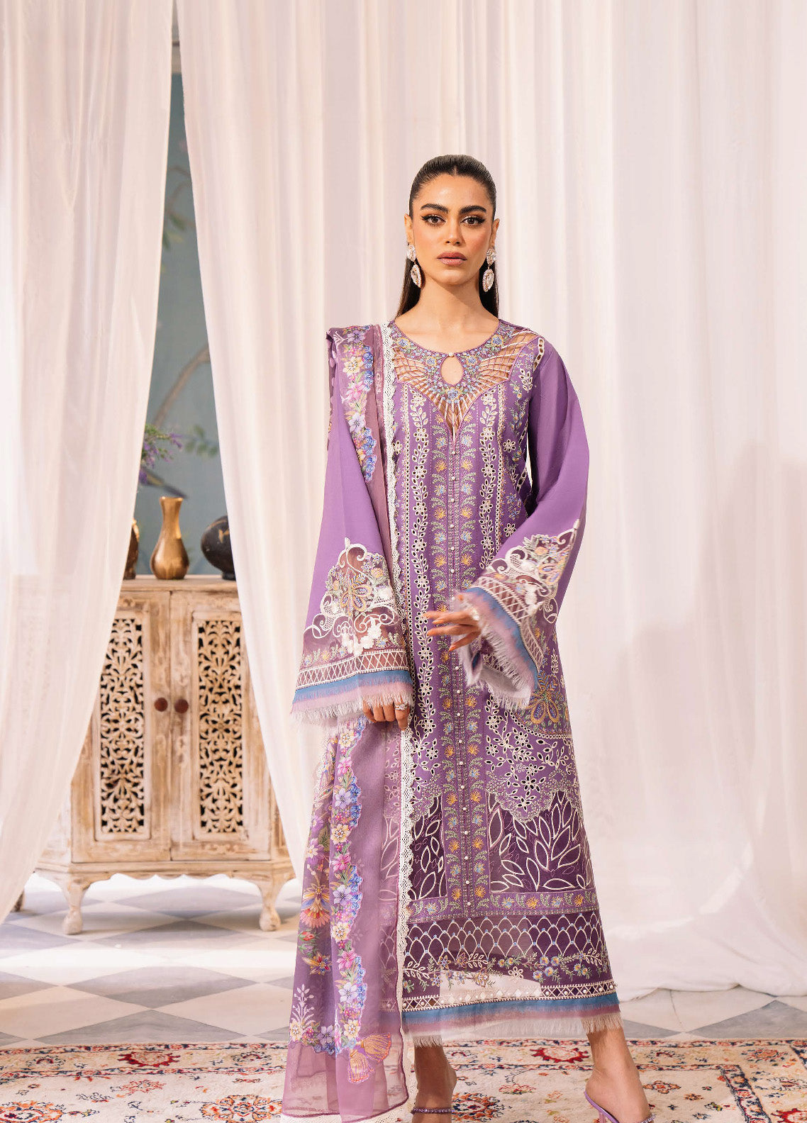 La'Hira By Bin Ilyas Embroidered Spring Lawn 3 Piece Unstitched Suit BI24LHSL-201-B La'Hira By Bin Ilyas Embroidered Spring Lawn 3 Piece Unstitched Suit BI24LHSL-201-B
