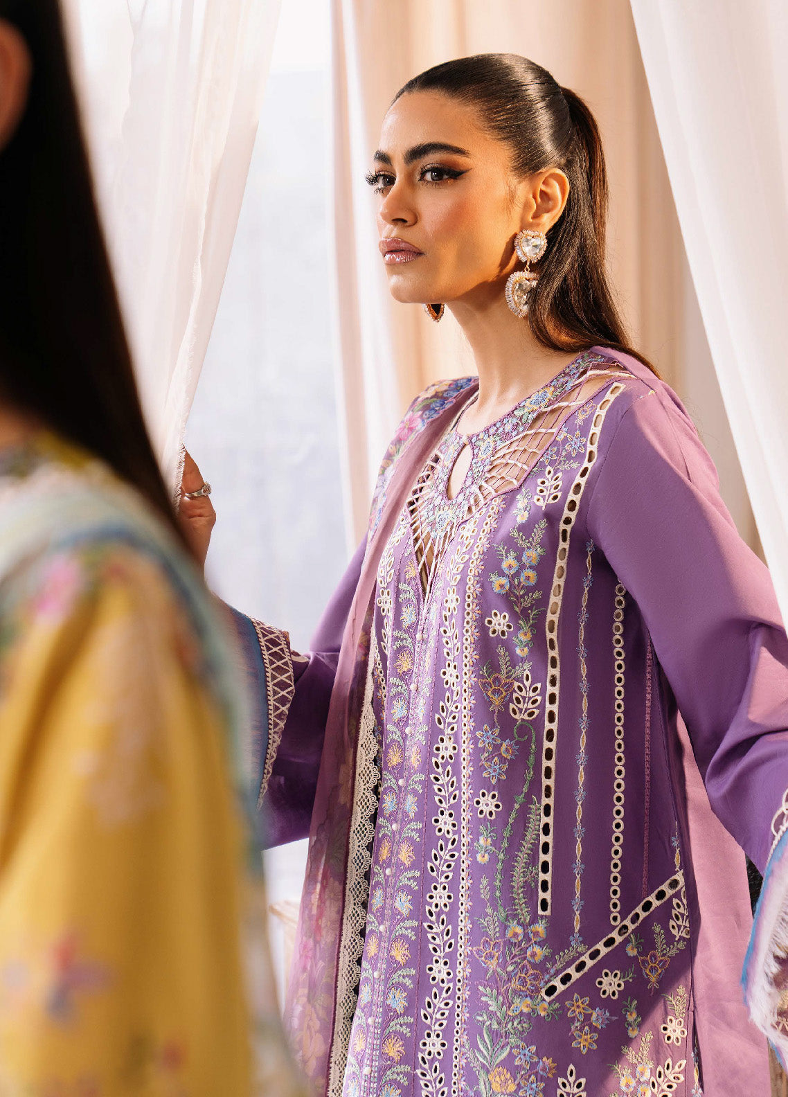La'Hira By Bin Ilyas Embroidered Spring Lawn 3 Piece Unstitched Suit BI24LHSL-201-B La'Hira By Bin Ilyas Embroidered Spring Lawn 3 Piece Unstitched Suit BI24LHSL-201-B