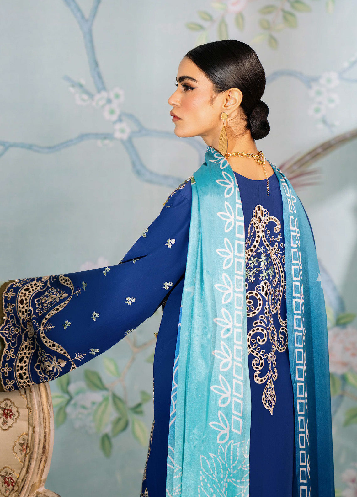 La'Hira By Bin Ilyas Embroidered Spring Lawn 3 Piece Unstitched Suit BI24LHSL-202-A La'Hira By Bin Ilyas Embroidered Spring Lawn 3 Piece Unstitched Suit BI24LHSL-202-A