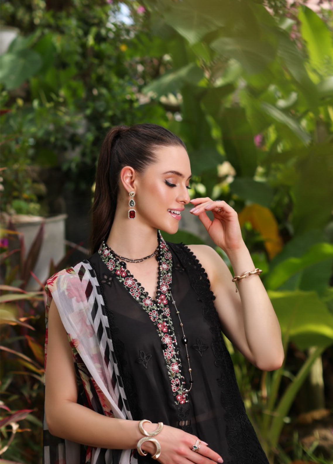 Noor By Saadia Asad Luxury Chikankari Lawn 3 Piece Unstitched Suit NBSA24LCL D-6A Noor By Saadia Asad Luxury Chikankari Lawn 3 Piece Unstitched Suit NBSA24LCL D-6A