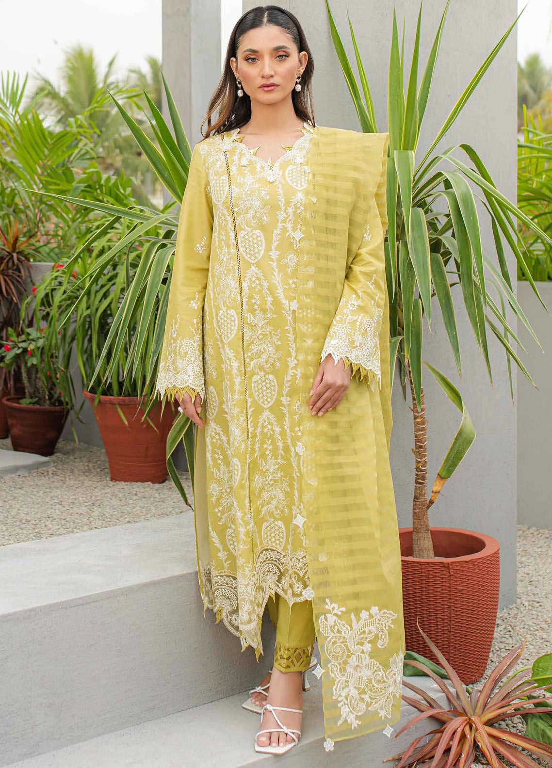 Qalamkar Qline Embroidered Lawn 3 Piece Unstitched Suit Q24QEL-02 MELIS Qalamkar Qline Embroidered Lawn 3 Piece Unstitched Suit Q24QEL-02 MELIS