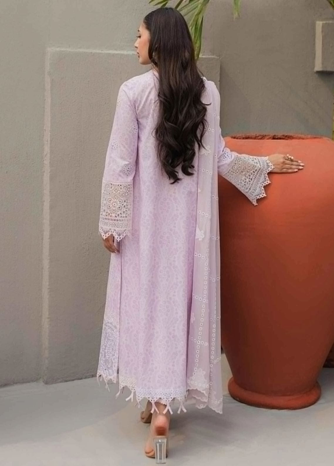 Qalamkar Qline Embroidered Lawn 3 Piece Unstitched Suit Q24QEL-03 LYSA Qalamkar Qline Embroidered Lawn 3 Piece Unstitched Suit Q24QEL-03 LYSA