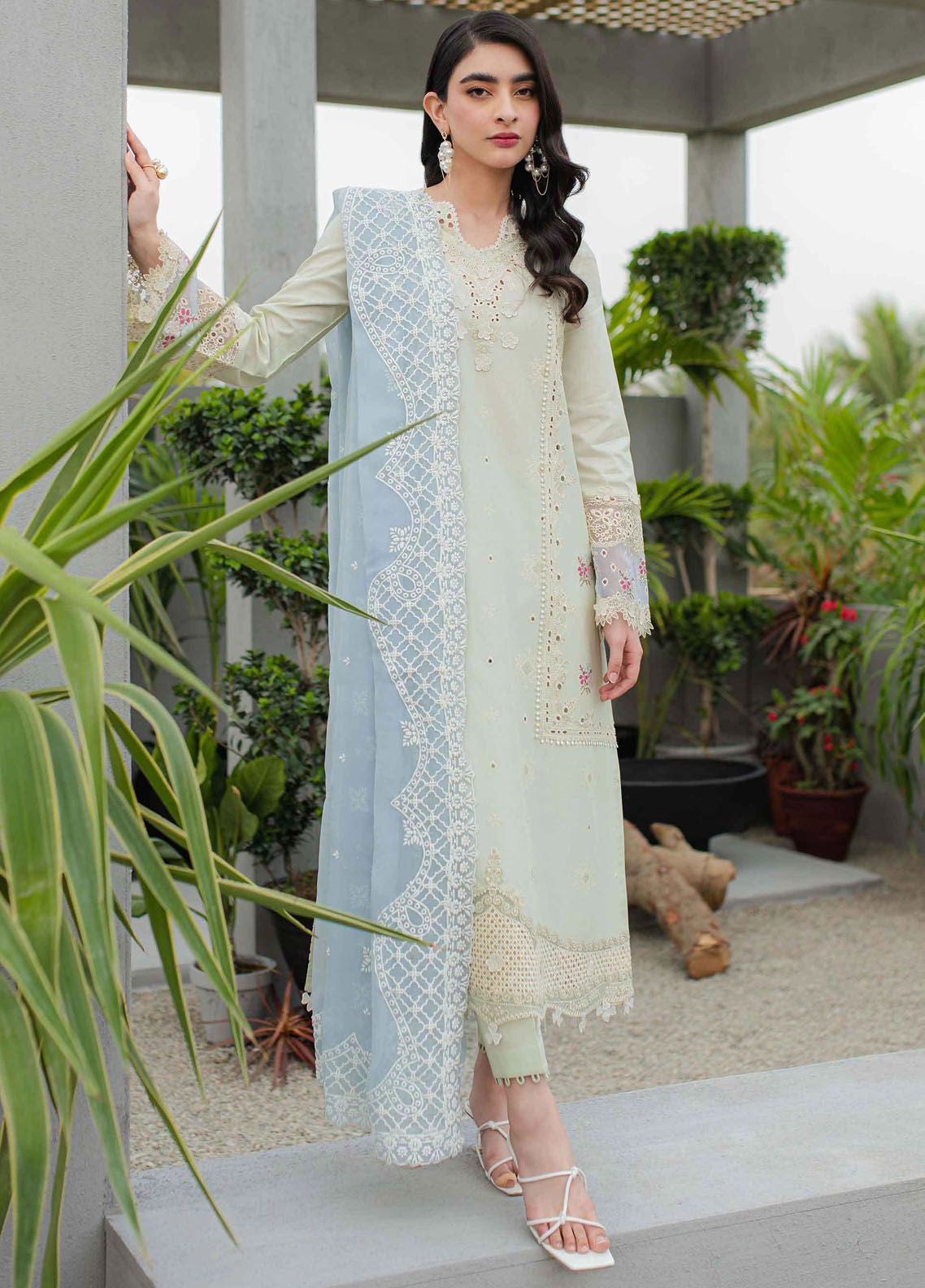Qalamkar Qline Embroidered Lawn 3 Piece Unstitched Suit Q24QEL-04 ASTER Qalamkar Qline Embroidered Lawn 3 Piece Unstitched Suit Q24QEL-04 ASTER
