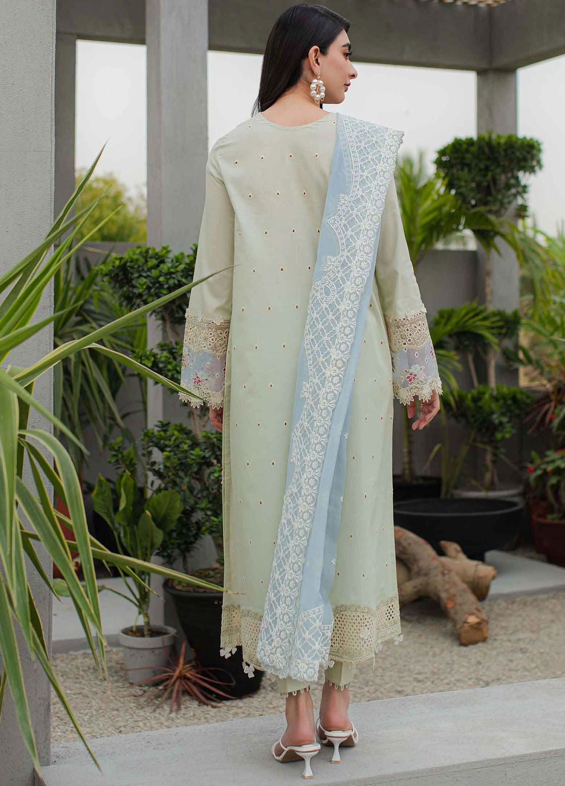 Qalamkar Qline Embroidered Lawn 3 Piece Unstitched Suit Q24QEL-04 ASTER Qalamkar Qline Embroidered Lawn 3 Piece Unstitched Suit Q24QEL-04 ASTER