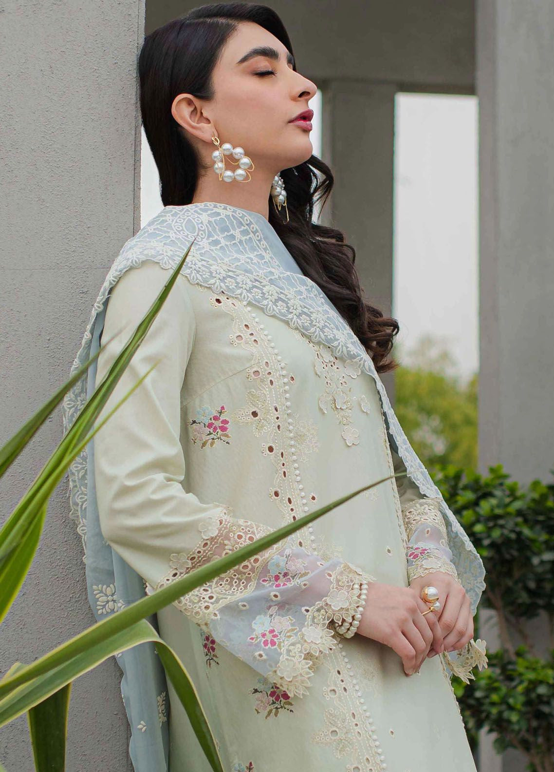Qalamkar Qline Embroidered Lawn 3 Piece Unstitched Suit Q24QEL-04 ASTER Qalamkar Qline Embroidered Lawn 3 Piece Unstitched Suit Q24QEL-04 ASTER