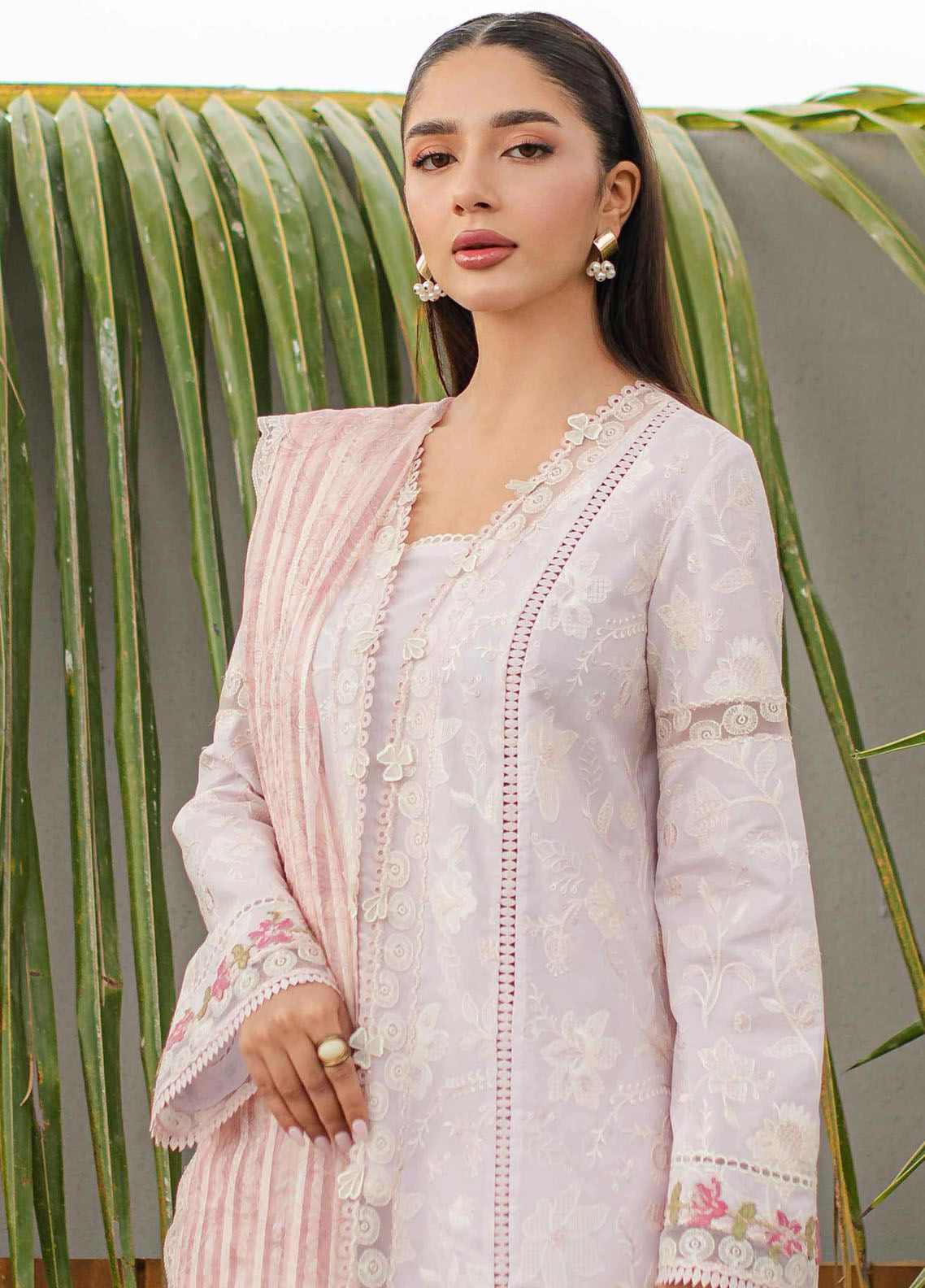 Qalamkar Qline Embroidered Lawn 3 Piece Unstitched Suit Q24QEL-11 NIEVE Qalamkar Qline Embroidered Lawn 3 Piece Unstitched Suit Q24QEL-11 NIEVE