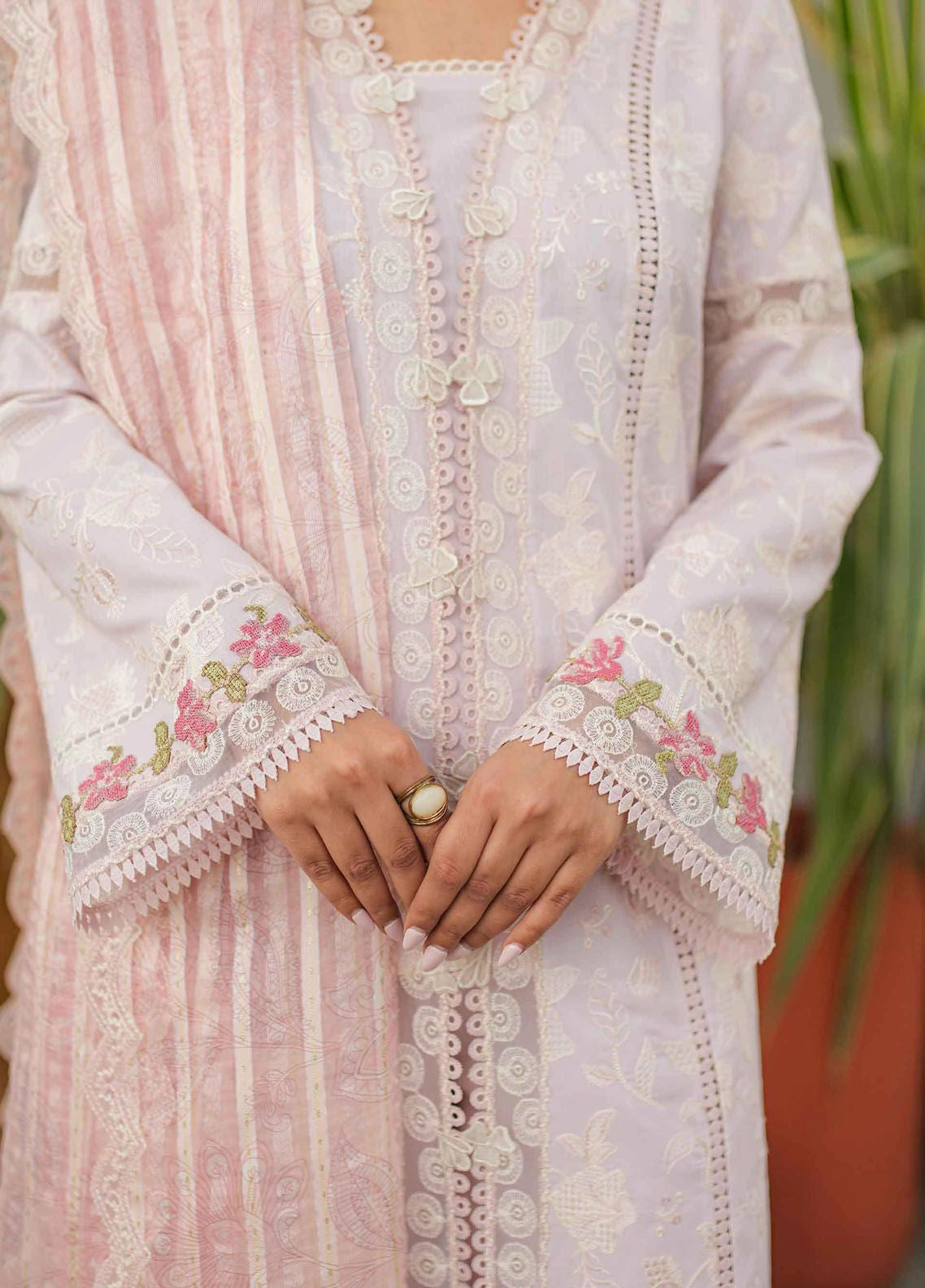 Qalamkar Qline Embroidered Lawn 3 Piece Unstitched Suit Q24QEL-11 NIEVE Qalamkar Qline Embroidered Lawn 3 Piece Unstitched Suit Q24QEL-11 NIEVE