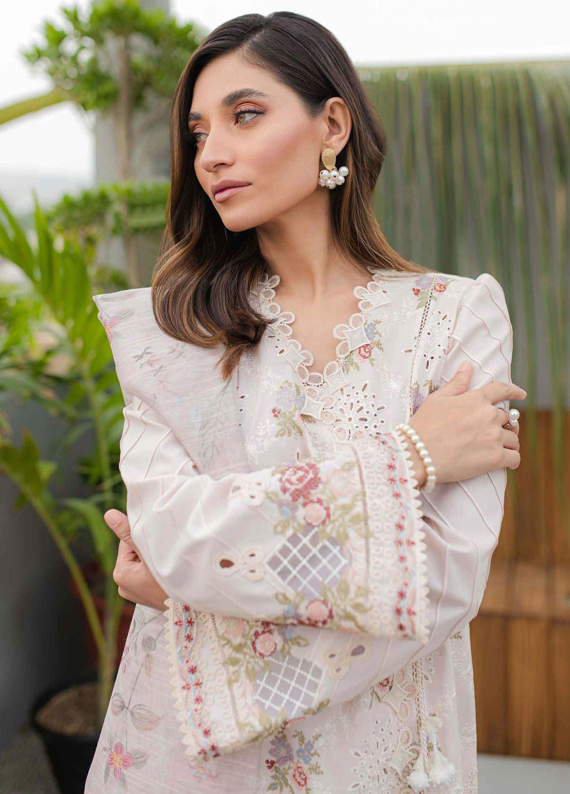 Qalamkar Qline Embroidered Lawn 3 Piece Unstitched Suit Q24QEL-13 OPALINE Qalamkar Qline Embroidered Lawn 3 Piece Unstitched Suit Q24QEL-13 OPALINE