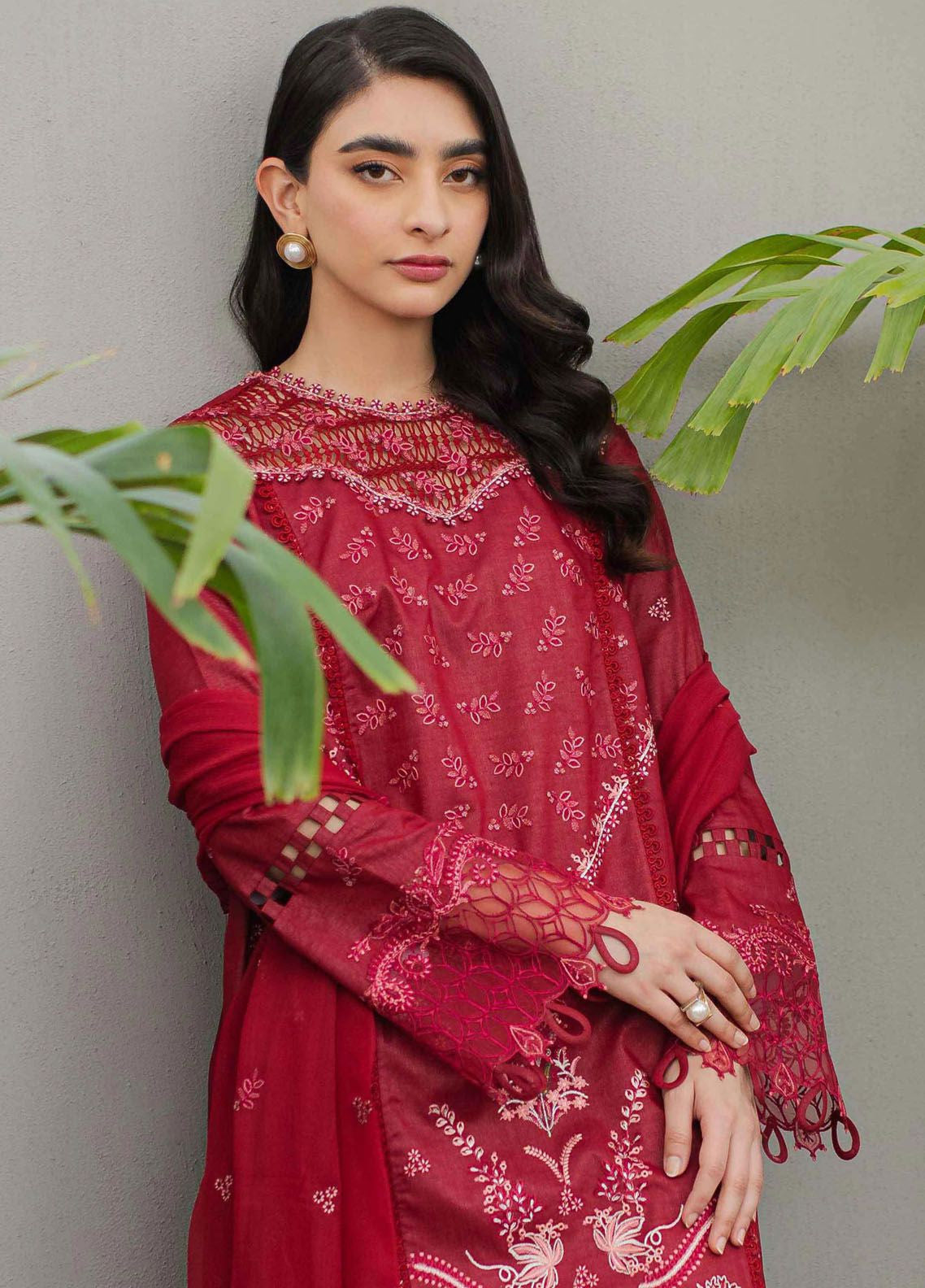Qalamkar Qline Embroidered Lawn 3 Piece Unstitched Suit Q24QEL-14 MANON Qalamkar Qline Embroidered Lawn 3 Piece Unstitched Suit Q24QEL-14 MANON