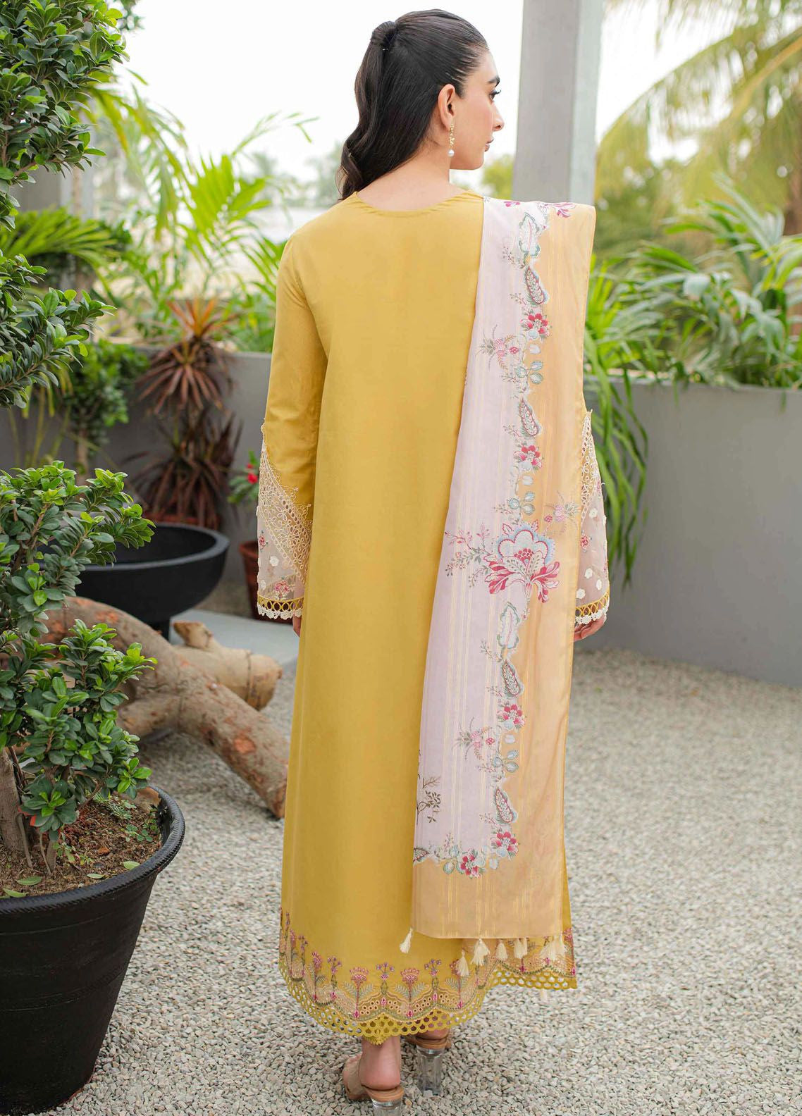 Qalamkar Qline Embroidered Lawn 3 Piece Unstitched Suit Q24QEL-15 MIEL Qalamkar Qline Embroidered Lawn 3 Piece Unstitched Suit Q24QEL-15 MIEL