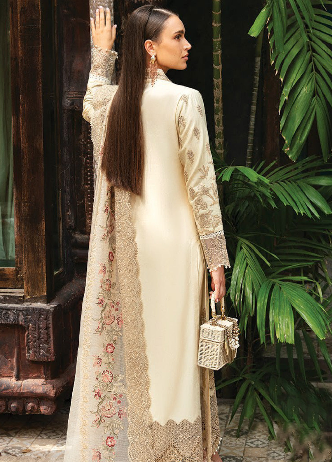 Reve By Serene Luxury Embroidered Lawn 3 Piece Unstitched Suit S24RLL SL-54 Reve By Serene Luxury Embroidered Lawn 3 Piece Unstitched Suit S24RLL SL-54