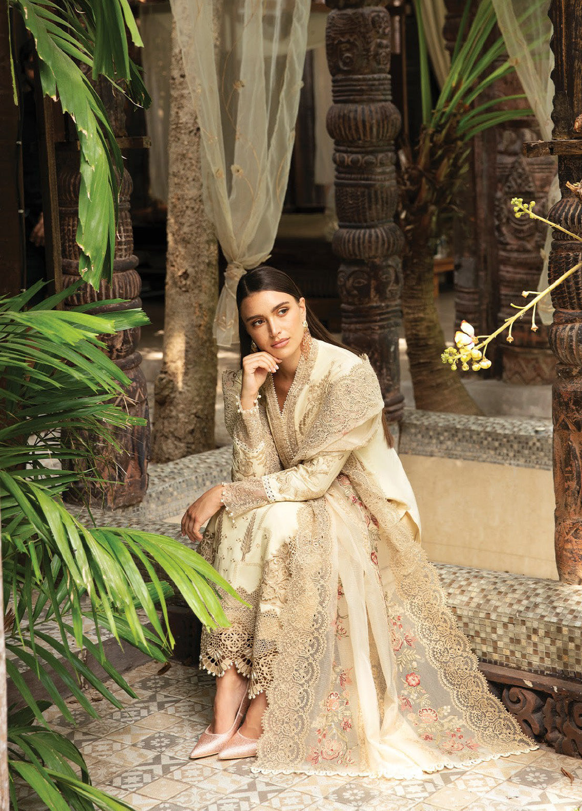 Reve By Serene Luxury Embroidered Lawn 3 Piece Unstitched Suit S24RLL SL-54 Reve By Serene Luxury Embroidered Lawn 3 Piece Unstitched Suit S24RLL SL-54