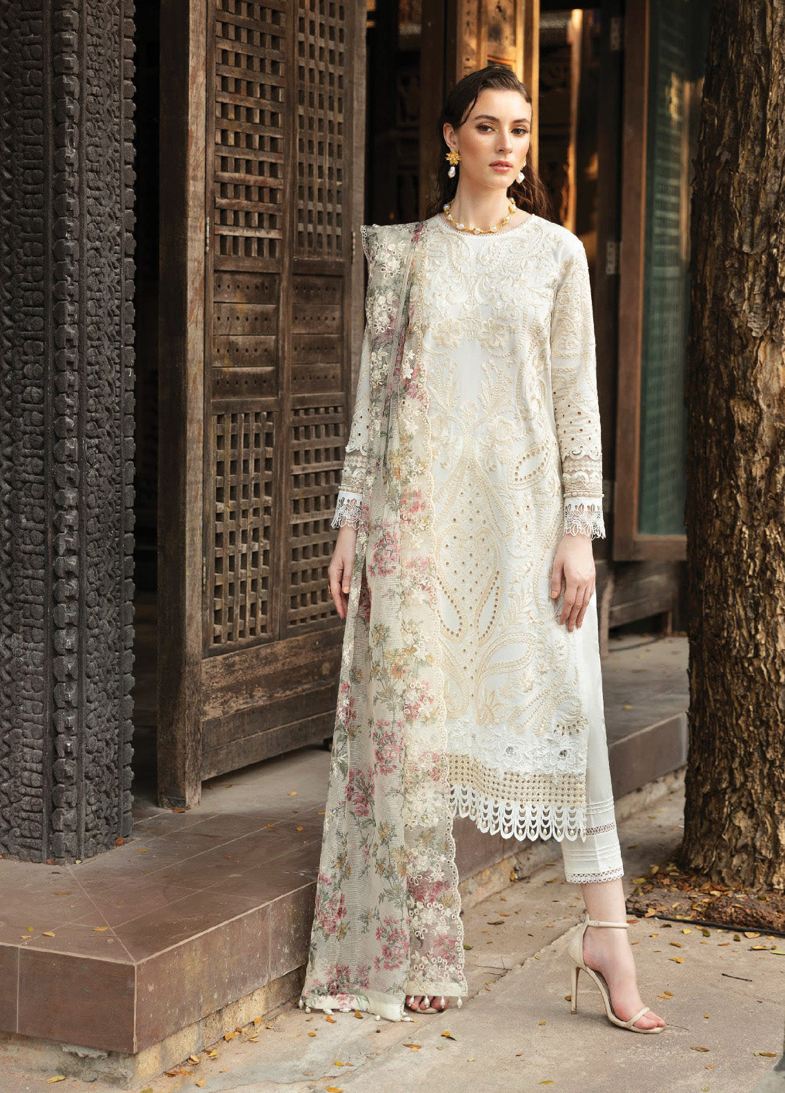 Reve By Serene Luxury Embroidered Lawn 3 Piece Unstitched Suit S24RLL SL-60 Reve By Serene Luxury Embroidered Lawn 3 Piece Unstitched Suit S24RLL SL-60