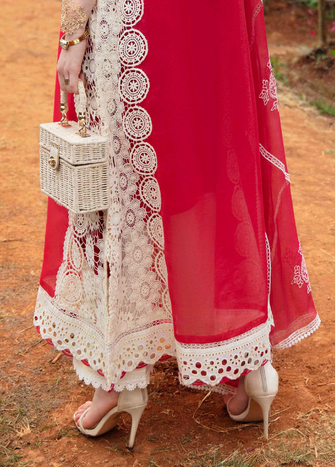 Sable Vogue Luxury Embroidered Swiss Lawn 3 Piece Unstitched Suit SV24LL-01 CARNELIAN Sable Vogue Luxury Embroidered Swiss Lawn 3 Piece Unstitched Suit SV24LL-01 CARNELIAN